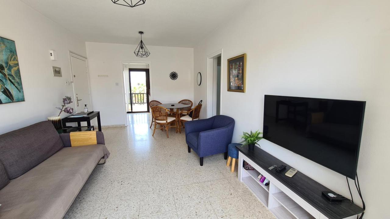 Kings Avenue - Natalia'S Apt Paphos Exterior photo